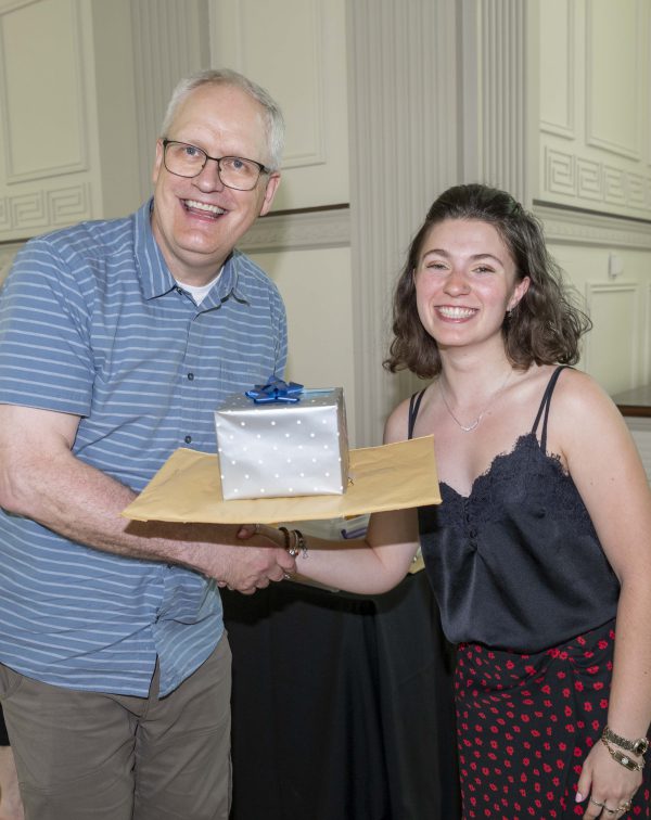 Retired professor honors student with Jeff Bartz award
