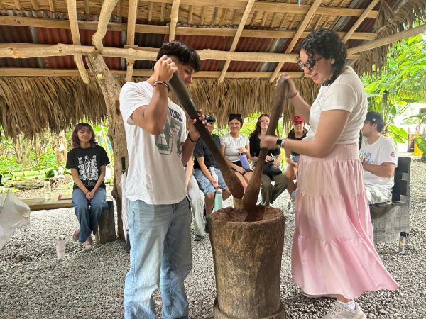 Chocolate making at Sendero del Cacao
