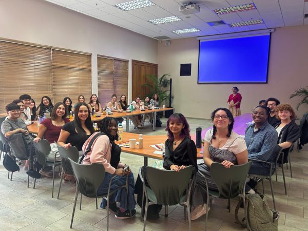 Students participate in an orientation during short-term study abroad in the Dominican Republic