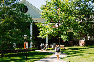 students walking into the Hicks Student Center