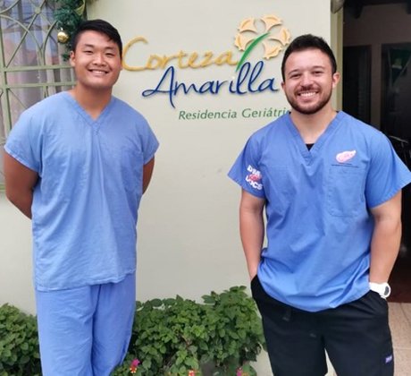 Two K students in Costa Rica interning at a medical facility