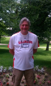 Kalamazoo College alumnus Chris Tower on the quad