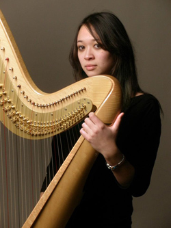 Harpist Eleanor Wong