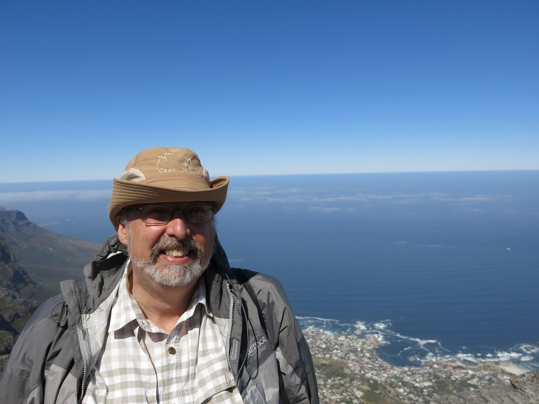 Economics and Business Instructor Receives Lucasse Award