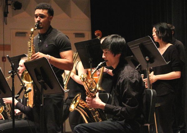 Kalamazoo College Jazz Band performs