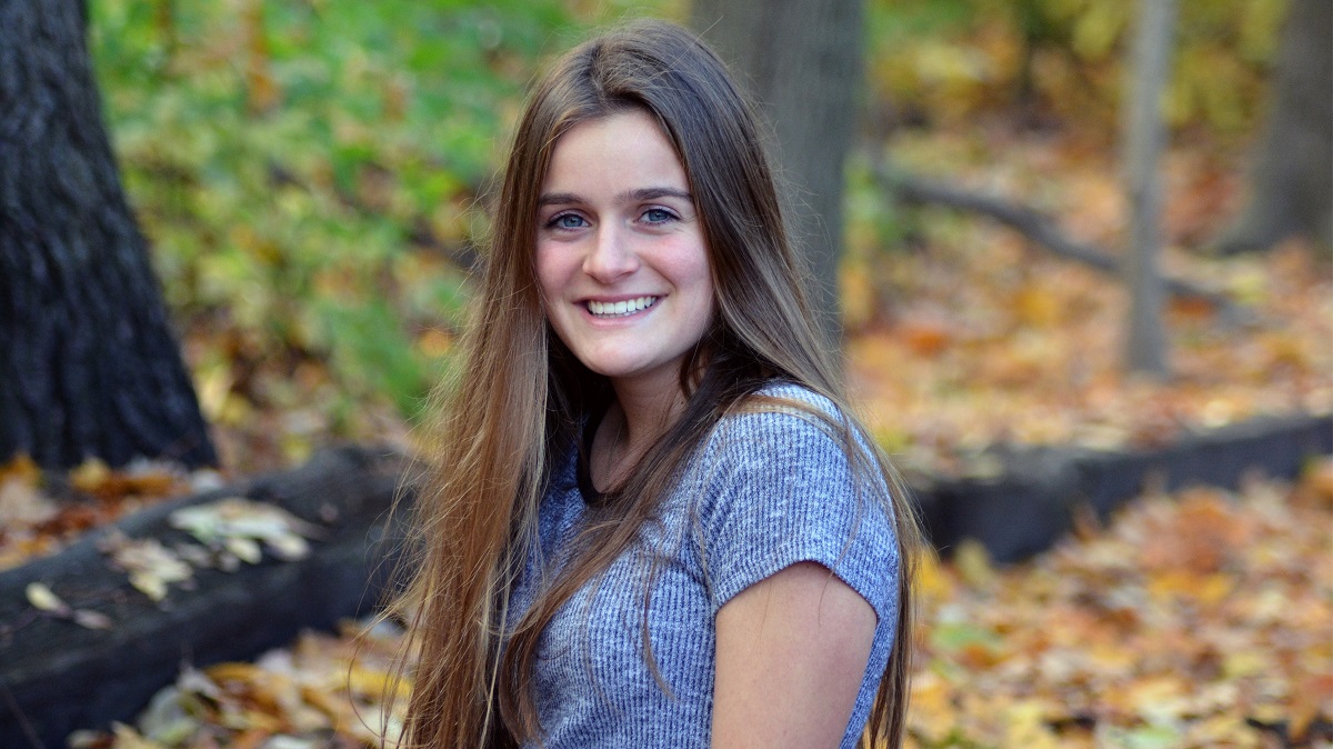 Six Earn Heyl Scholarships