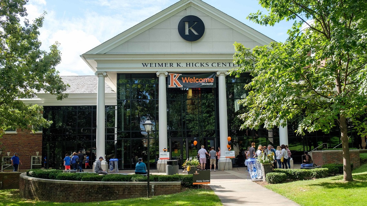 Pack Light for Move-In Day Aside From New Necessities