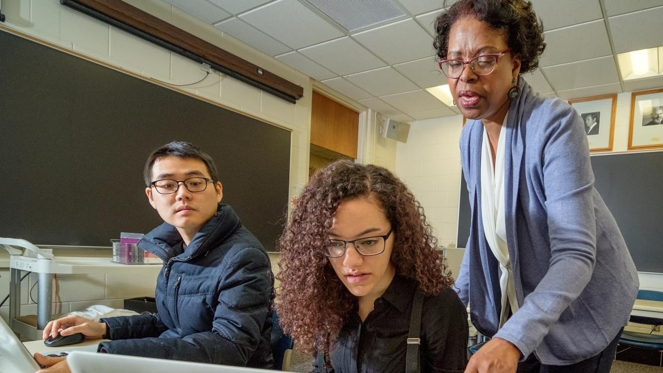K Honors 10 Faculty Members as Endowed Chairs