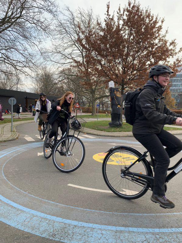 Students traveling through Copenhagen's cycling infrastructure