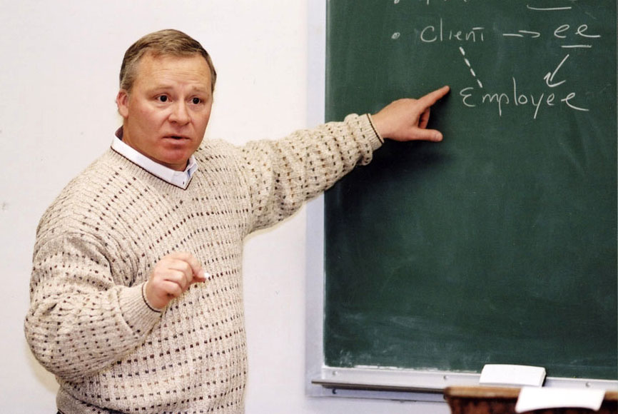 ‘Let’s Learn!’: Moffit Scholarship Fund Honors Professor, Supports Students 