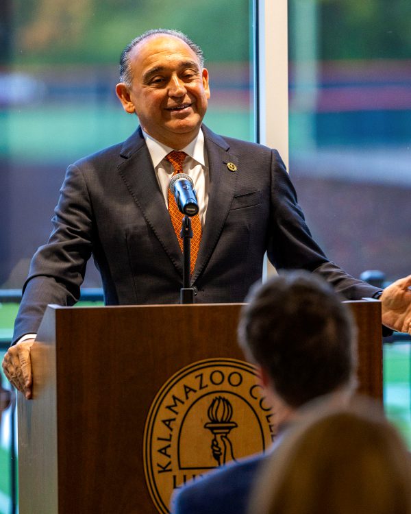 President Jorge G. Gonzalez welcomes 2025 Community Breakfast attendees to Kalamazoo College