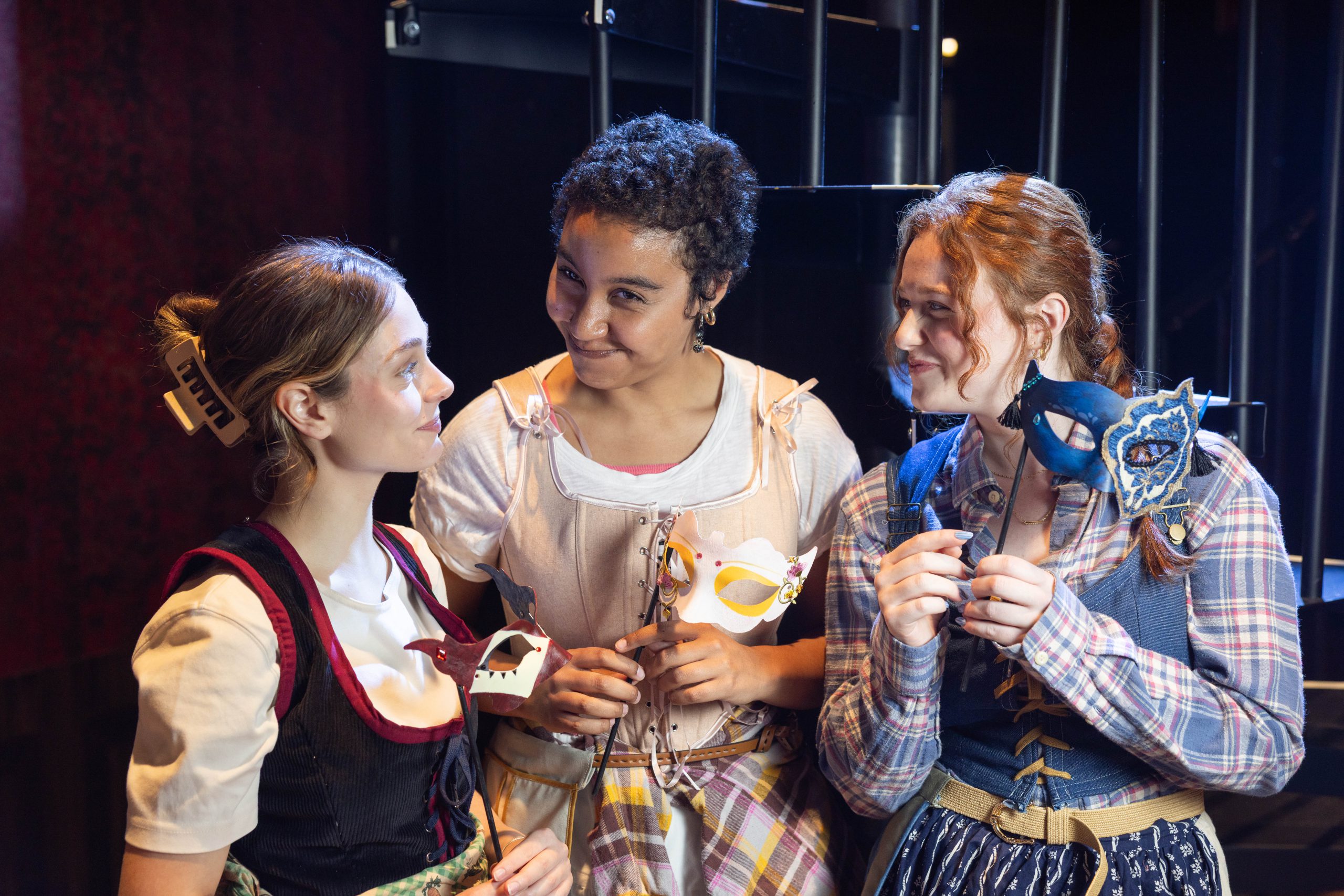Comedy, Chaos, Commentary Click in ‘Country Wife’