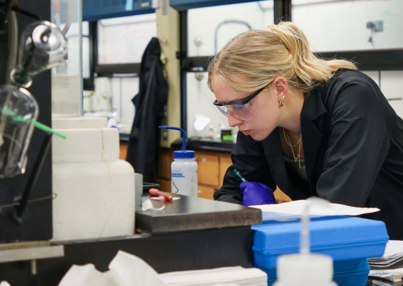 Bonjour, Opportunity: Chemistry Student Earns Elite Fellowship in France