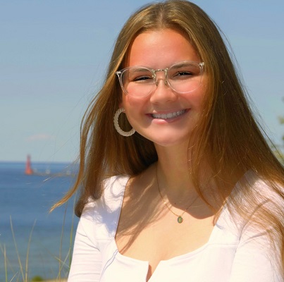 Heyl Scholar Elizabeth 'Ellie' Grooten_showcase
