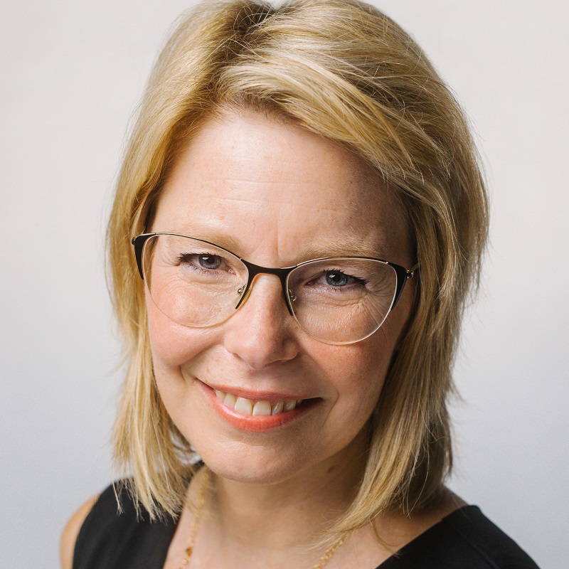 Visiting Assistant Professor Jennifer Mills Helps Houseless Moms_showcase