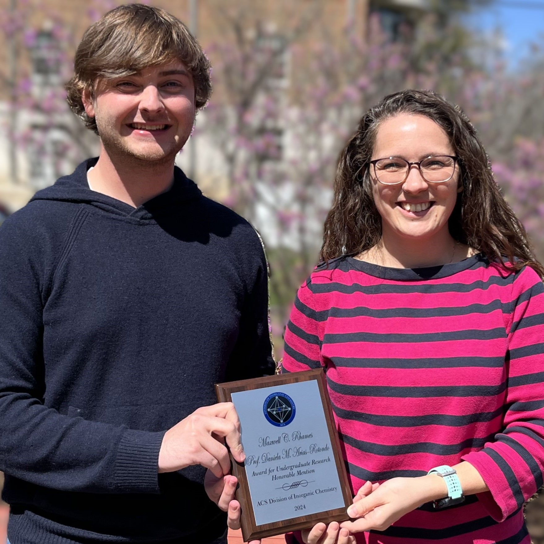 Undergraduate Research Award_showcase